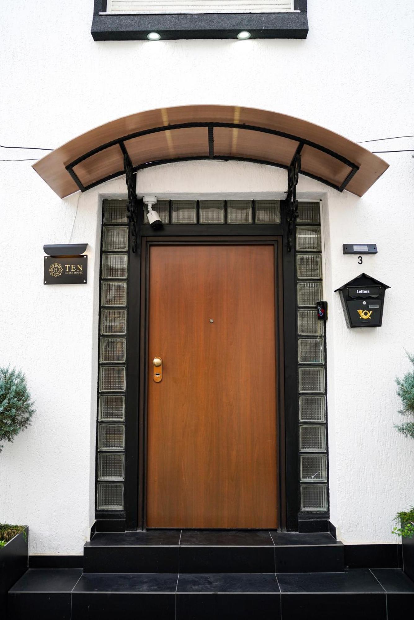 Ten Guest House Pristina Kültér fotó