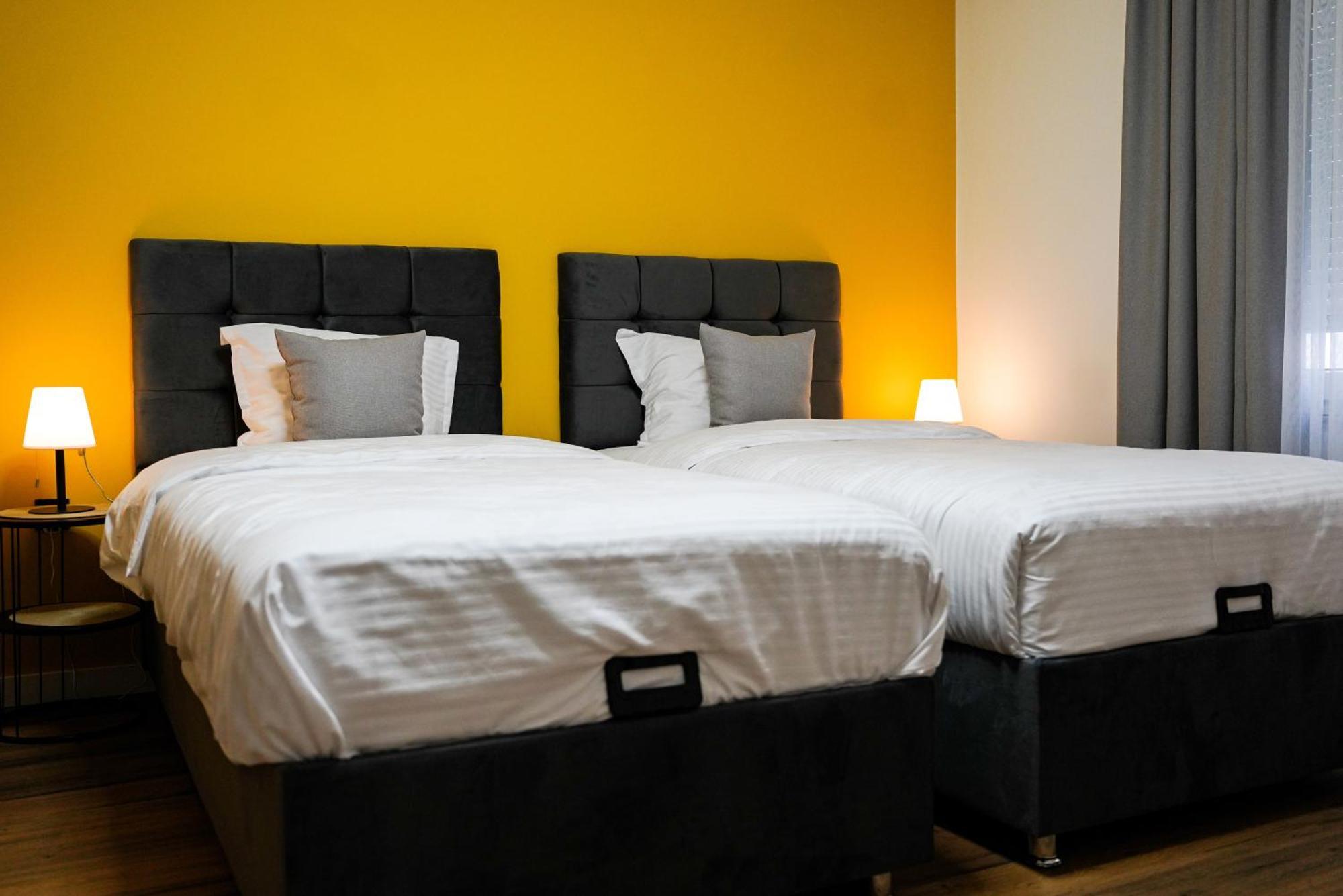 Ten Guest House Pristina Kültér fotó